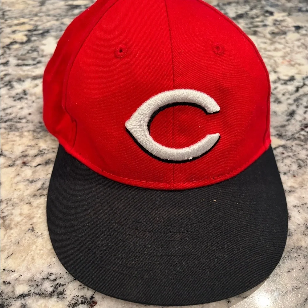 MLB Red and Black Cincinnati Reds Hat